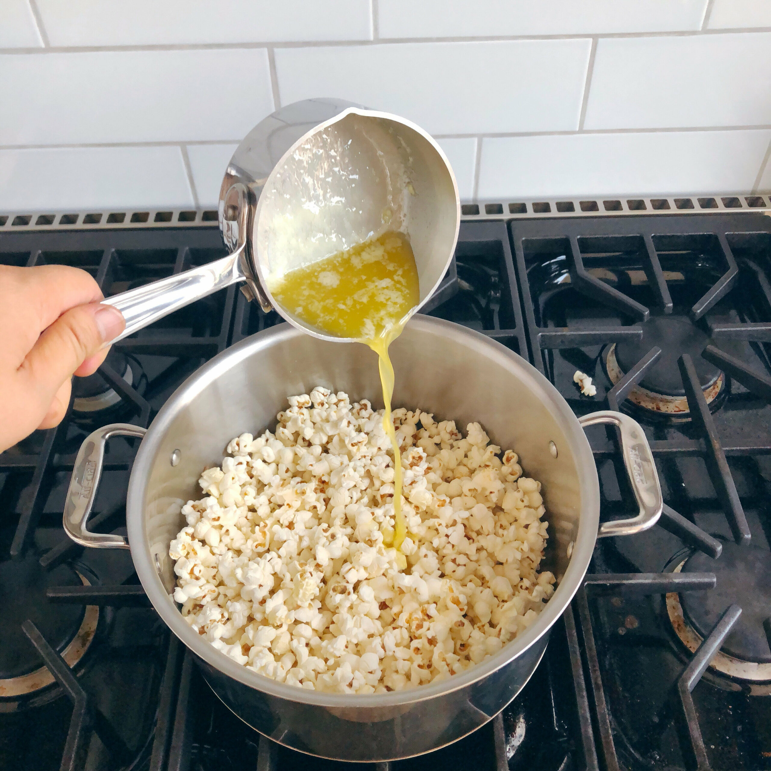 Easy Stovetop Popcorn  LeanMeanKitchen, A Healthy Recipe Blog  LeanMeanKitchen